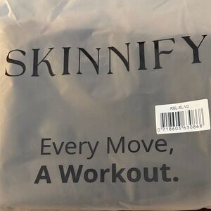 SKINNIFY Women's Black Leggings - Performance Workout Legging NEW in package